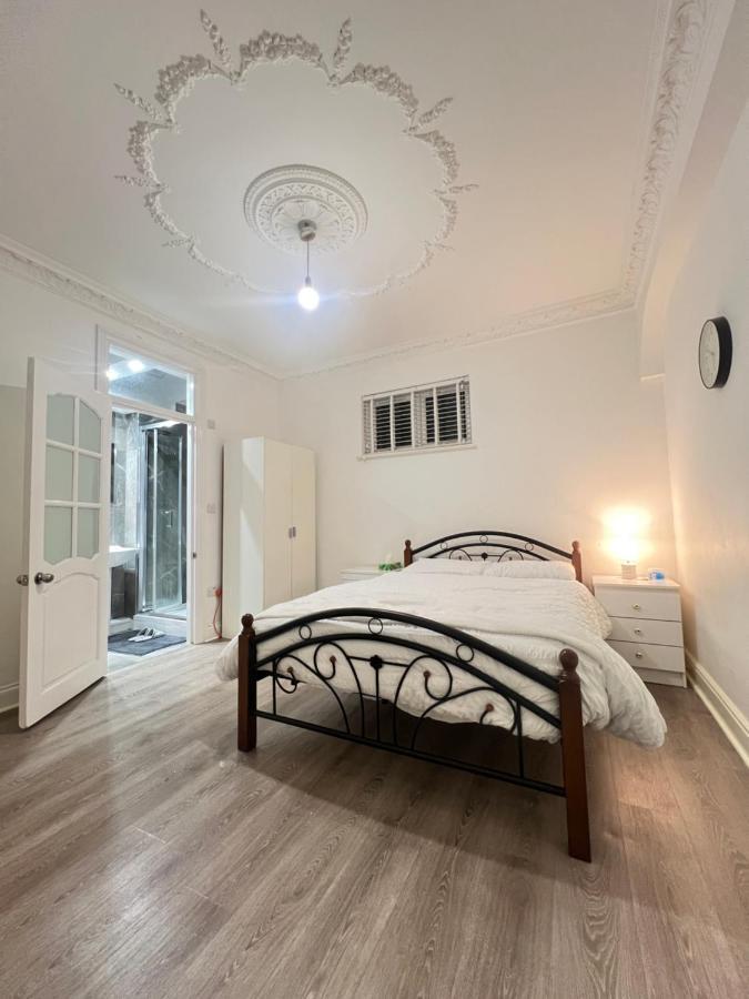Stayeasy En-Suite London Exterior photo
