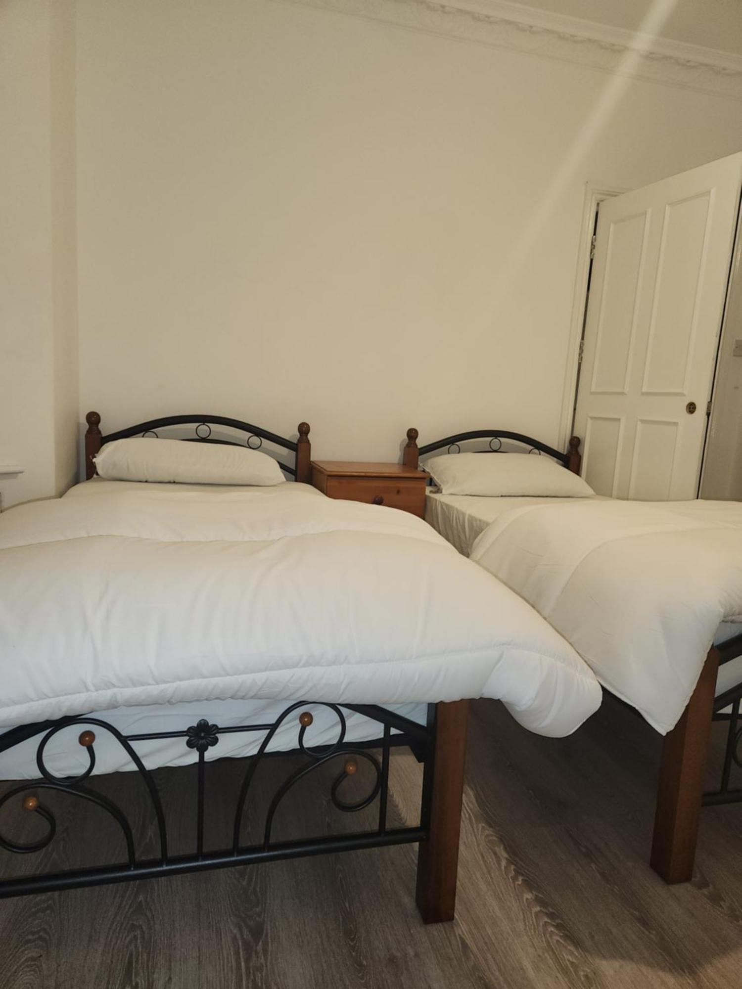 Stayeasy En-Suite London Room photo